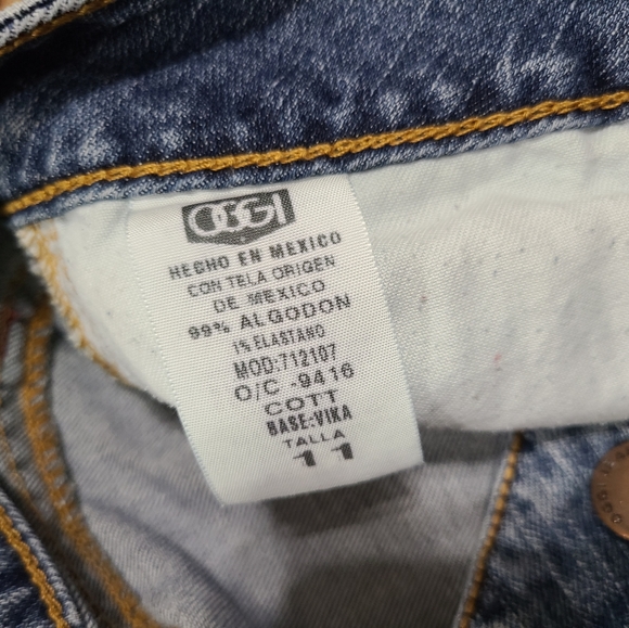 Shorts - Picture 3 of 3